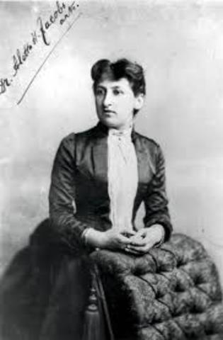 La Primera Mujer entra a la Universidad