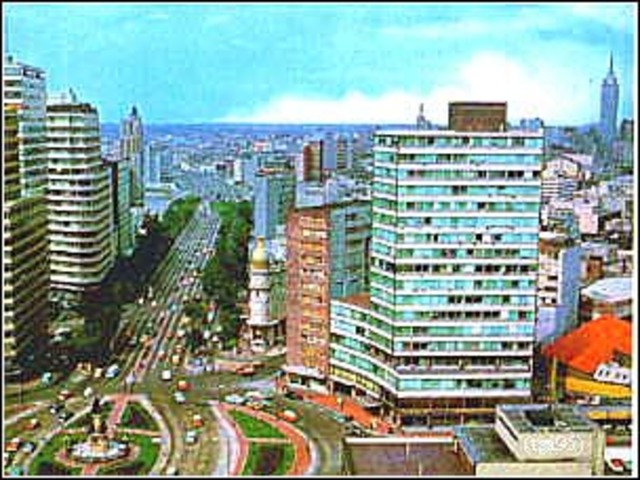 4.9 millones de habitantes