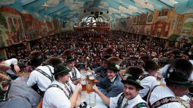 Felix geht das Oktoberfest