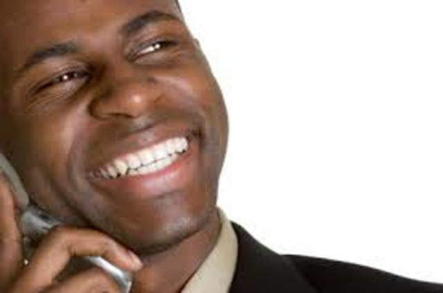 Felix Neumann ruft Helmut Müller.