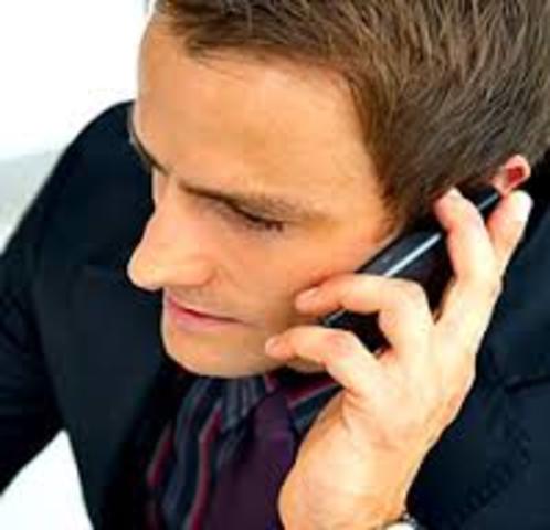 Felix Neumann ruft Helmut Müller.