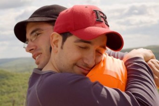 Felix und Mueller sprechen ,,Aufwiedersehen!" und gehen ihren Weg nach Hause.