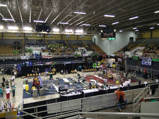 Hace dos años que programo robot.