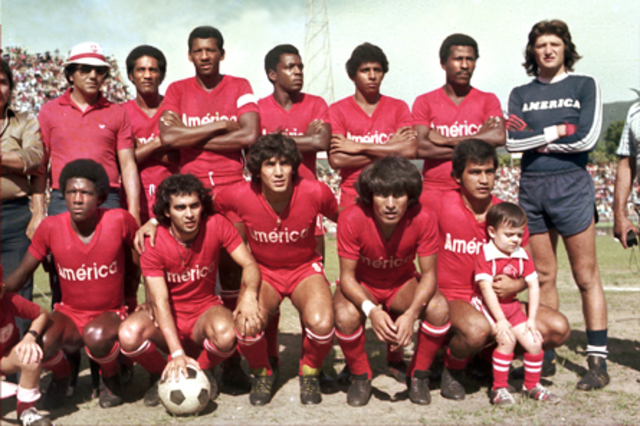 PRIMER TITULO EN EL FUTBOL PROFESIONAL  COLOMBIANO