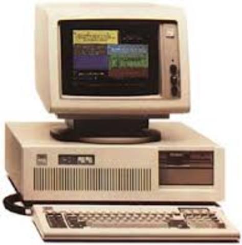 PRIMERA COMPUTADORA PERSONAL