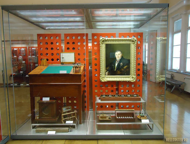 Открыт для посетителей.