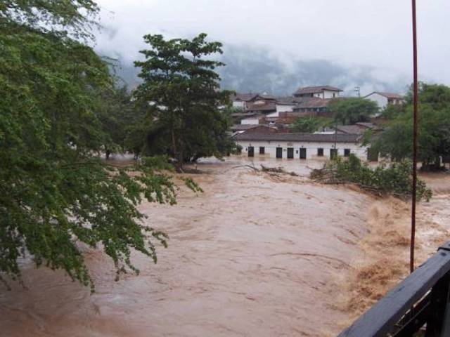 Desbordamiento del río de Oro en el municipio de Girón