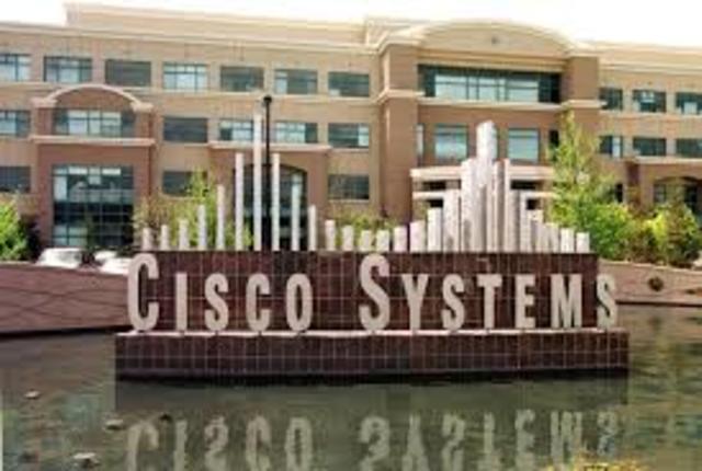 Se funda CISCO SYSTEMS