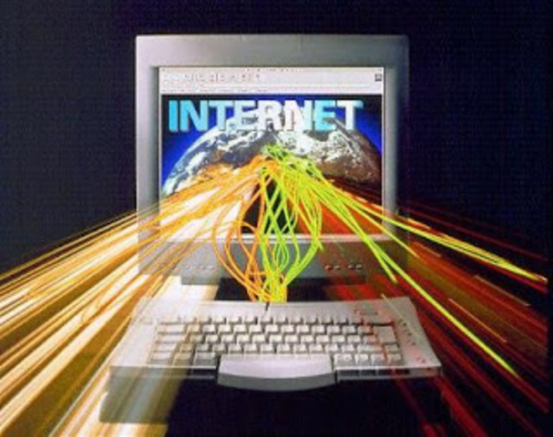 ARPANET se transforma en la Internet