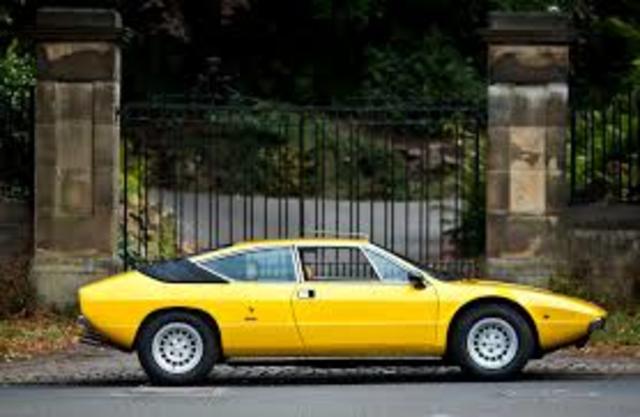 Production of Lamborghini Urraco.