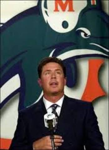 Dan Marino retires
