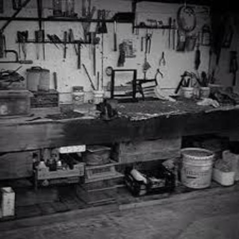 su primer taller de reparaciones electricas,