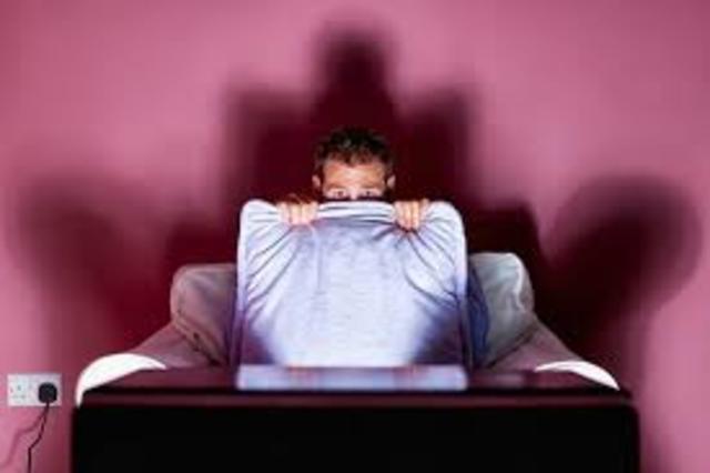 22:00 βλέπω τηλεόραση