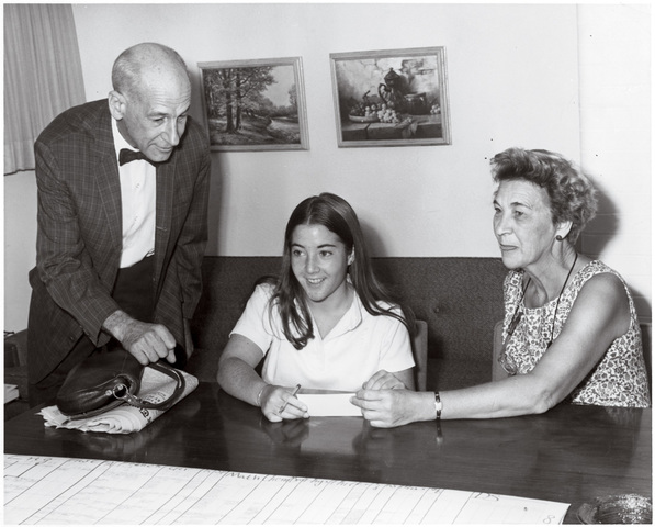 Yale University announces it is going to admit women