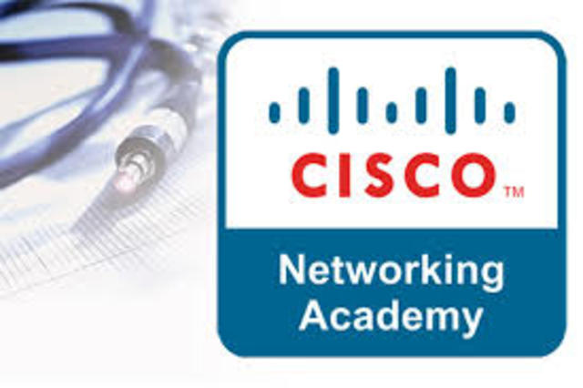 Cisco alcanza el 70% de las ventas a traves de internet, se lanzan las academias de Networking