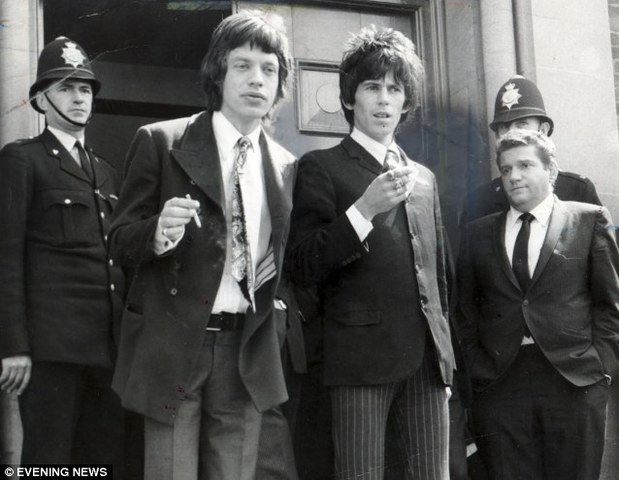 Police raid of Keith Richards's home in Sussex