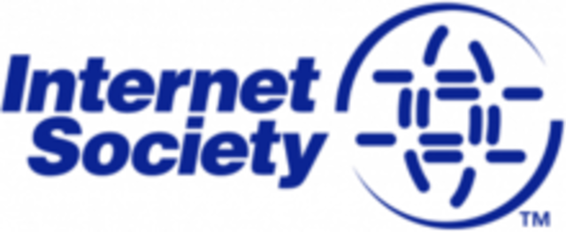 Se organiza la Internet Society (ISOC) y la cantidad de hosts de Internet supera el millón.
