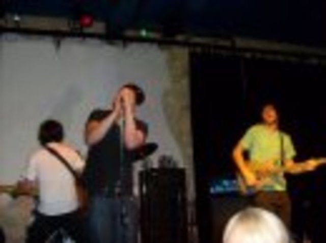 Start performances on the Local Melbourne Music scene