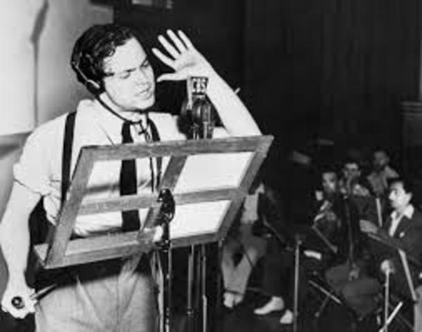 Orson Wells Broadcasts War of Worlds