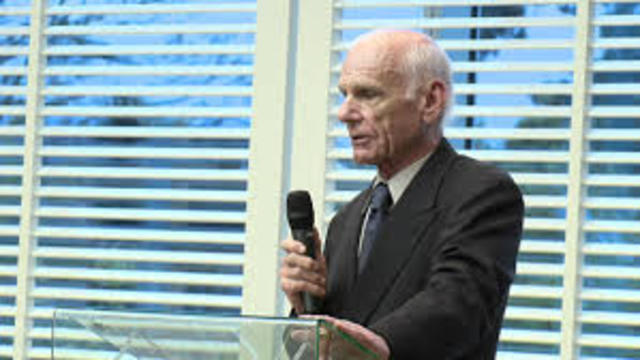 LARRY ROBERTS PUBLICA EL INFORME SOBRE ARPANET