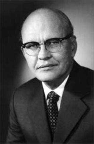 Jack St. Clair Kilby was born (Nobel Prize winner, inventor of the Integrated Circuit and handheld calculator and thermal printer)