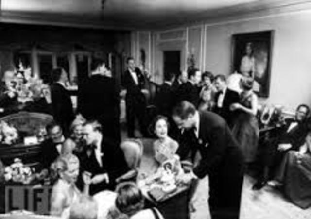 Minerva and her family go toTrujillo's party