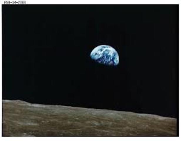 Apollo 8 orbits the moon