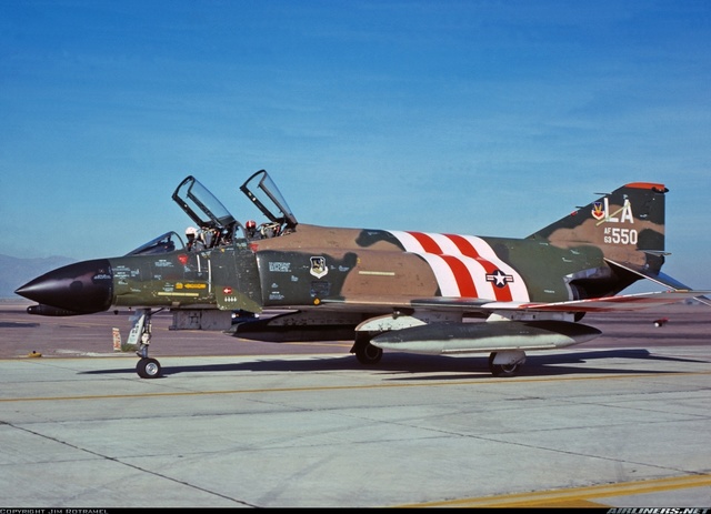 Four F-4C escorting a bombing raid at Kang Chi became the targets of antiaircraft missiles .