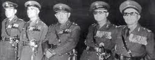 A Grècia s'instaura una junta militar