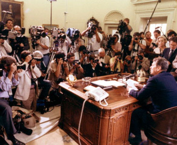 Reagan wins tax and budget cuts