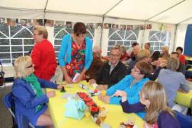 Straatfeest 2012 Mama Lindsey