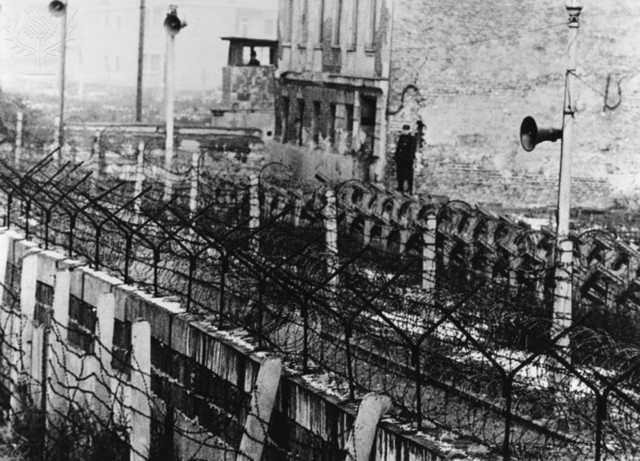 (Construction of the) Berlin Wall