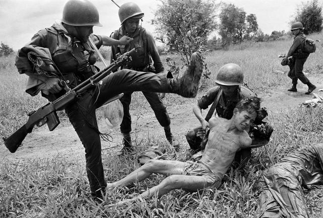 a suspected Viet Cong officer was summarily executed by Nguyen Ngoc Loan, a South Vietnamese National Police Chief.