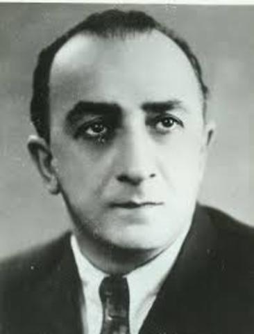 Закончил аспирантуру