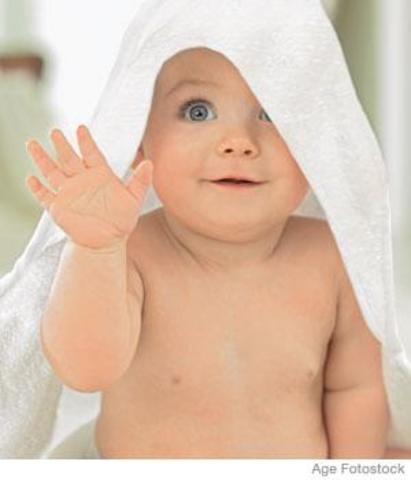 10 Months - stomach to sitting positioni, lifts foot to take step, waves bye