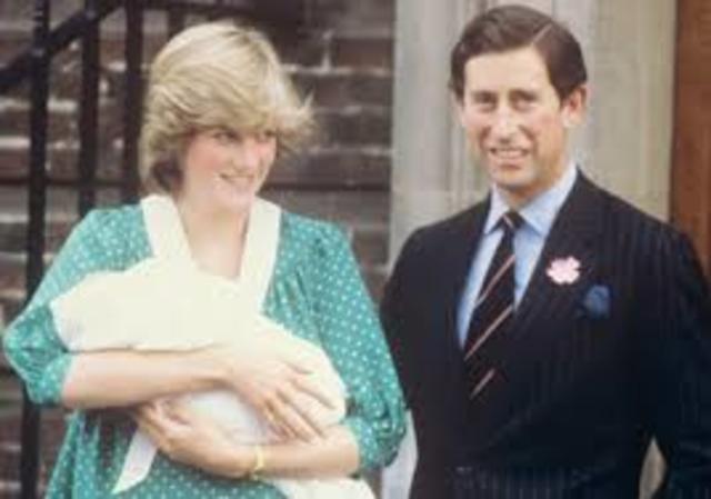 Diana gives birth to Prince William