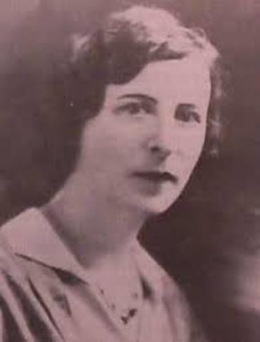 Clara Adams is 1st women to complete round world flight.