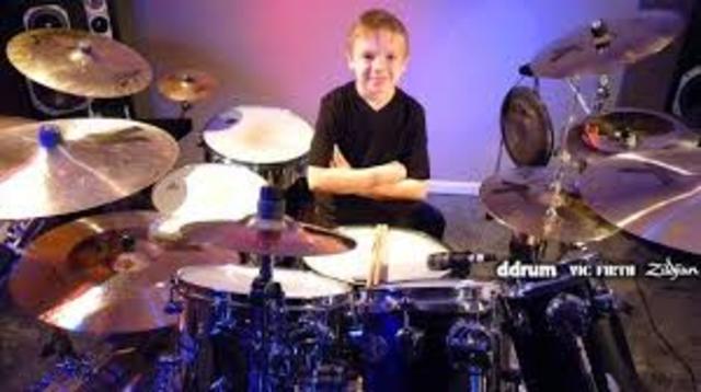 Comence oficialmente a toccar bateria