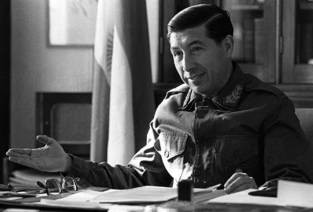 Menendez asume como gobernador de malvinas