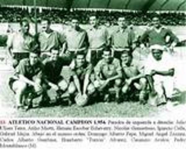 PRIMER TITULO EN LA CATEGORIA (A)