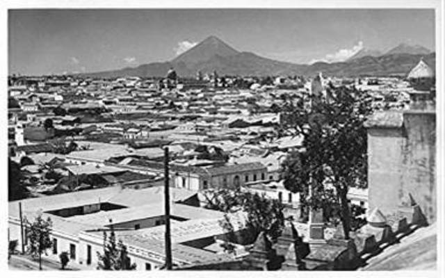 Asturias Regresa a la Ciudad de Guatemala