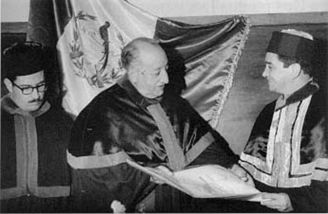 Miguel Ángel Asturias se gradua de Abogado