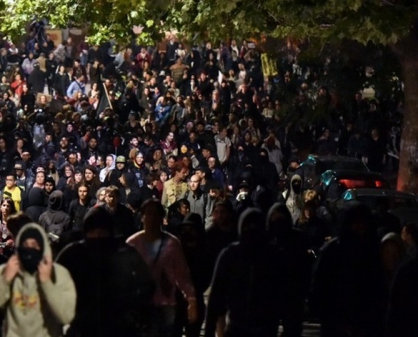 Manifestación en costa Oeste