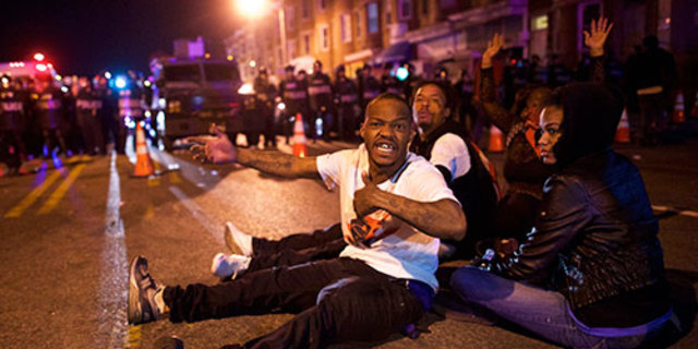 Manifestación tras funeral de Freddie Gray