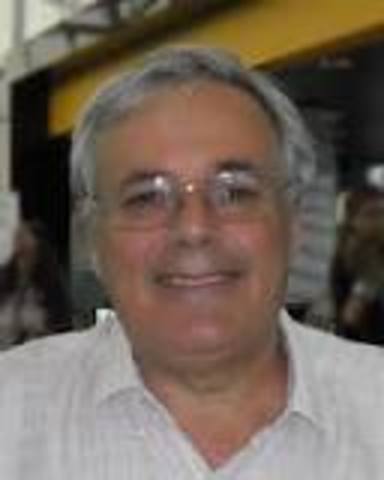 Nace Fernando Flores Morador