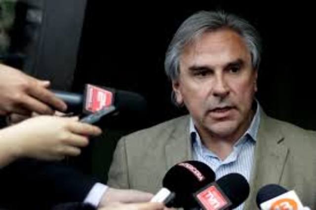 Moreira reconoce "irregularidades"