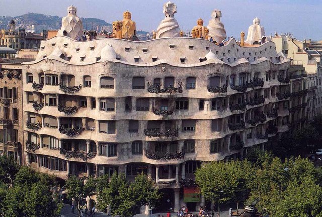 CASA MILÀ O LA PEDRERA - BARCELONA (ESPAÑA)