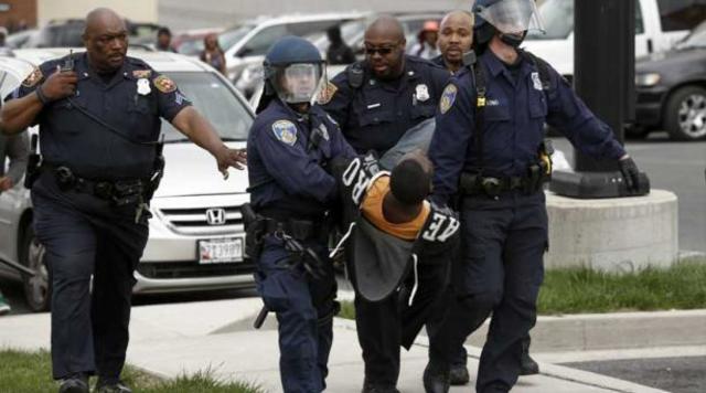 Aparecen nuevos antecedentes tras muerte de Freddie Gray