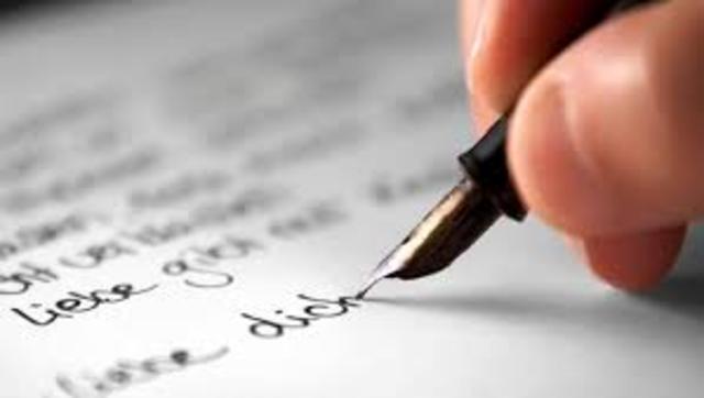 Publica su primer poesia