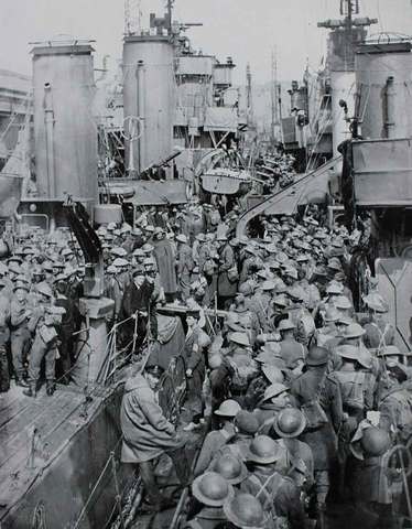 300,000 ALLIED SOLDIERS ESCAPE FROM DUNKIRK